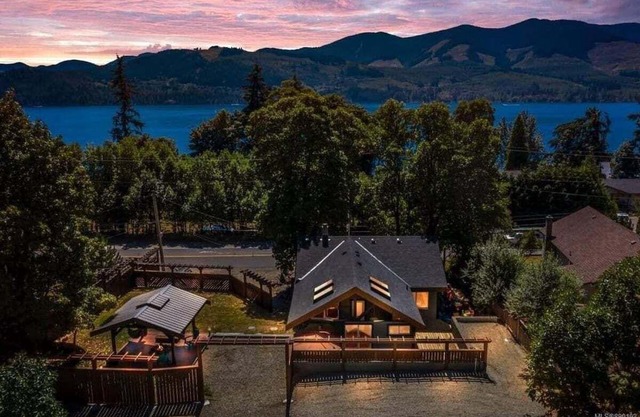 Arbutus Cottage
