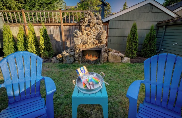Arcade Games ~ Walk to Lake ~ 5 Star Location ~ Family & Dog Friendly