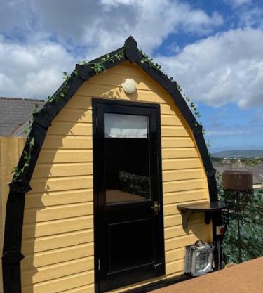 Arch Pod & Hot Tub