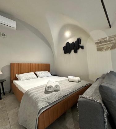 Arch Residence, studio 2, Emporios