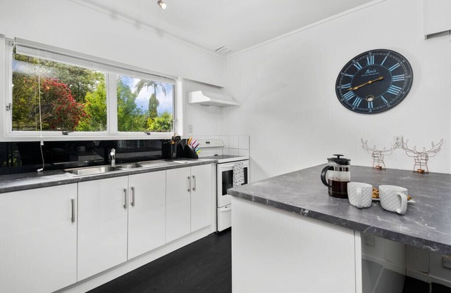 Archie's Beach Bach - Orewa Casa de vacaciones