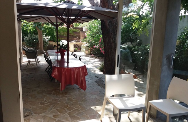 Architect-designed house for rent in Canet-en-Roussillon, 10-minute walk from the beach