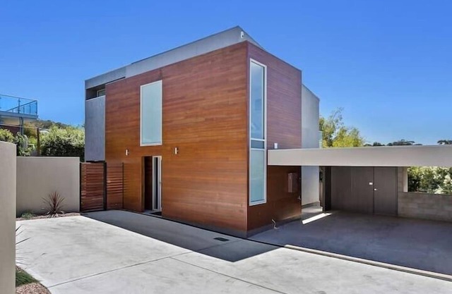 Architect Designed Coastal Retreat with Views