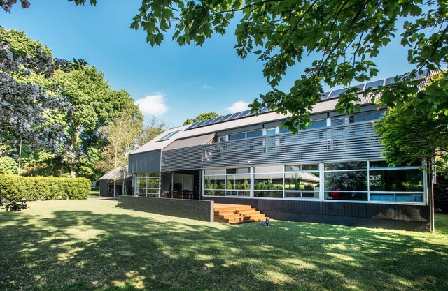 Architect designed contemporary home in the heart of Burrawang Village