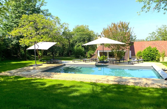 Architect house with private pool and garden, and AC