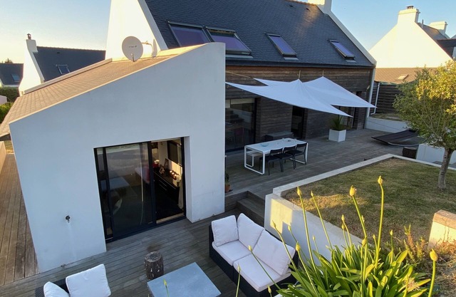 Casa de arquitecto tranquila con amplia terraza y jardín a 5 minutos de la playa.
