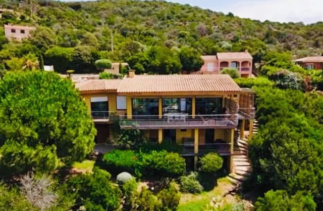 CASA CONTEMPORANEA, sitio tranquilo, vista IMPREGNABLE