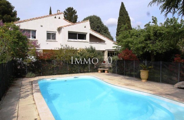 VILLA DE ARQUITECTO CON PISCINA SEGURA A 20 min de Avignon, Nîmes y Camargue.