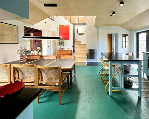 Architecture And Design Home Near Beach