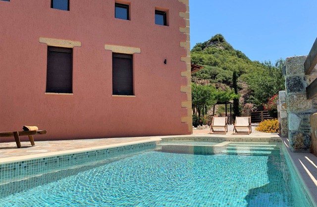 ArchonVilla - Escape to Tranquility in Affordable Luxury