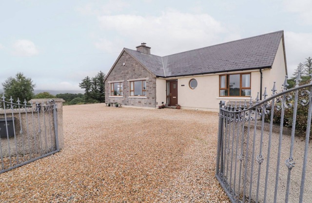 ARD NA GRÉINE, family friendly in Glenties, County Donegal