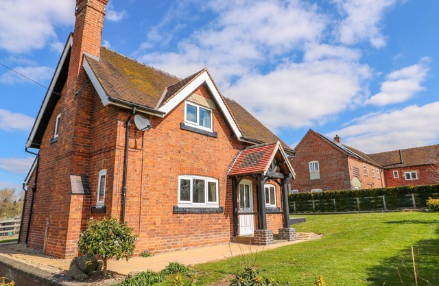 Ardsley Cottage - Longford Hall Farm Holiday Cottages, ceniza