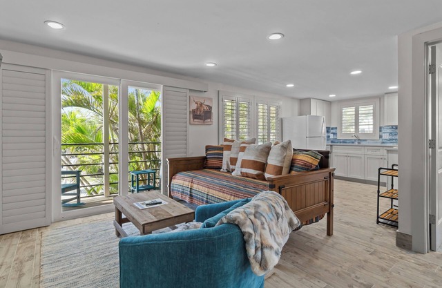 Are you looking for a quaint fishing village in the heart of Captiva Island? - Jensen's Cottage #12
