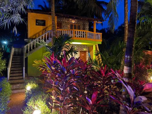 Areca Nest