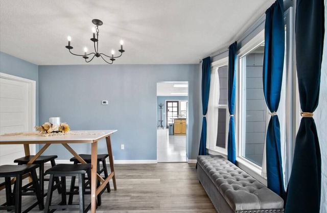 Mins To Dwntwn & Arena / Backyard / BBQ / King Bed