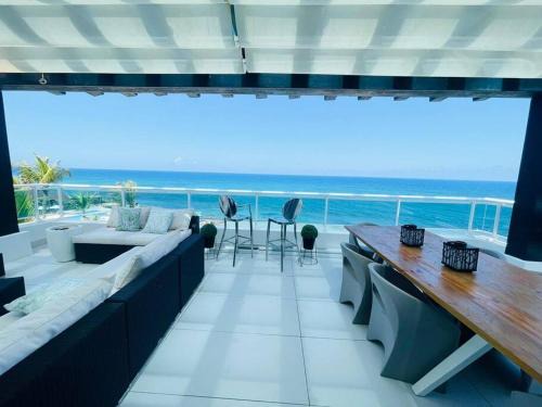 Arenas Beach Penthouse