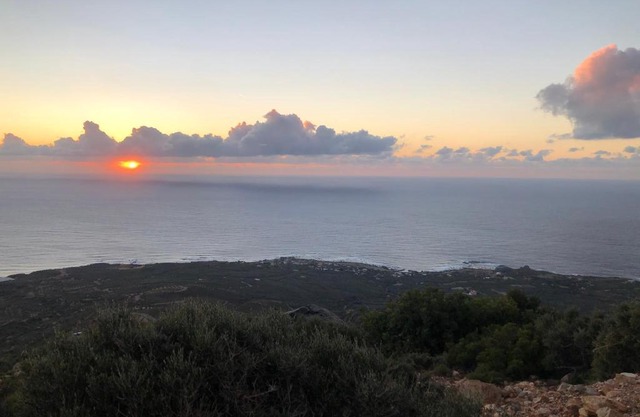 ARETI Sea View Mountain Cottage
