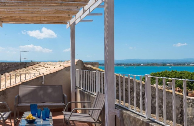 Aretusa Apartment With Terrace