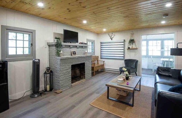 Aries Kabin- 2 Bedroom Fenelon Falls cottage
