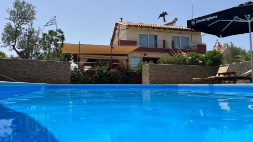 Arion Stables & Apartments