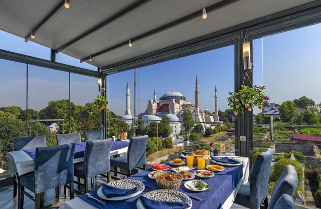Aristocrat Hotel