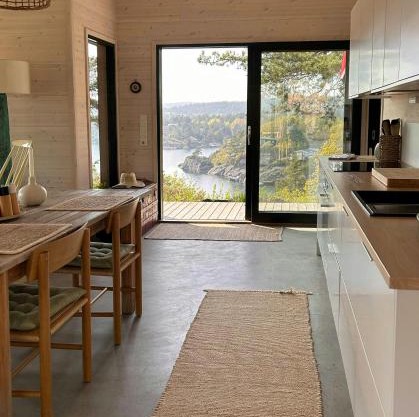 Arkitekttegnet Hytte Med Utsikt Over Skagerak