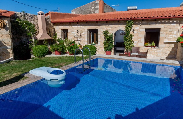 Villa Armonia! ¡Privacidad total, ubicación pintoresca, piscina privada y terraza!