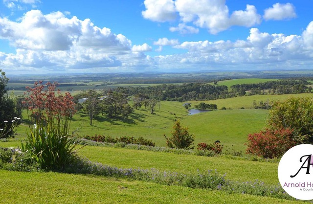 Arnold House - Beautiful Country Retreat - La Suite Anastasia.