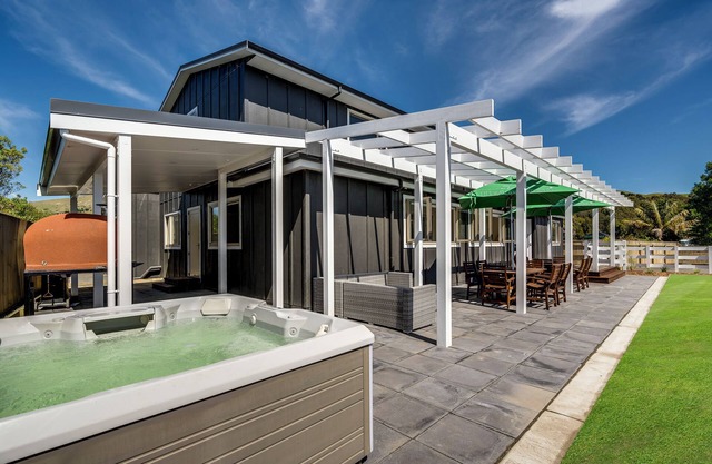Aroha At 2252 - Waimarama Holiday Home