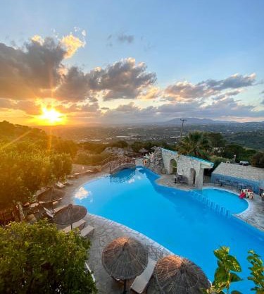 Arolithos Traditional Village Hotel