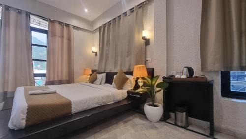 Around stays-Prana wellness resort, Tapovan