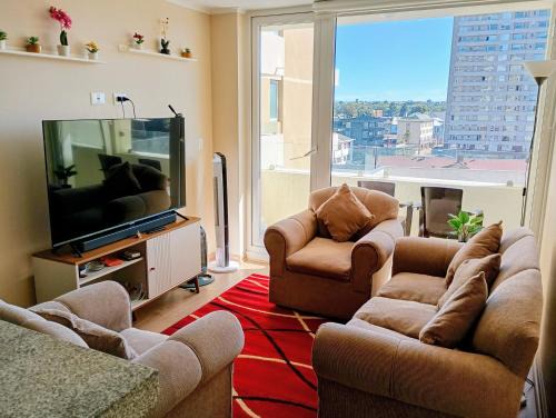 Arriendo 1 Departamento Diario Amoblado en Edificio Pleno Centro de Osorno Full Eléctrico y Estacionamiento Techado, Comodidad, Moderno y Seguridad
