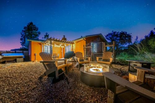 Arrowleaf Family House with Hot Tub
