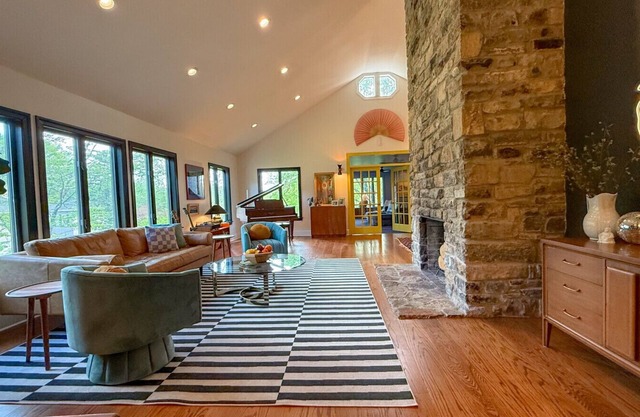 Art-forward Downtown Lexington Home