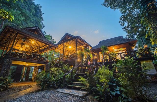 Art's Riverview Lodge