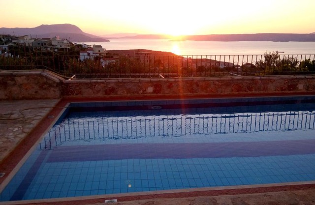 Artemida Traditional Homes BY APOKORONAS-VILLAS