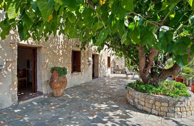 Artemis House casa de piedra en el histórico pueblo de Aptera, Chania