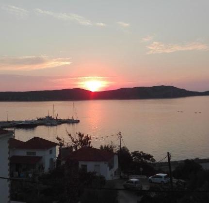 Artemis sunset view apartment