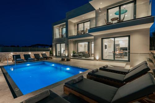Artemis Villa