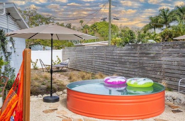 ArtHouse · Influencer's Dream Home + Pool + Beaches + SRQ