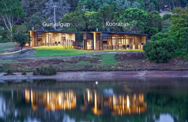Artisan Koorabin Lakeside Luxe Retreat next to Spa