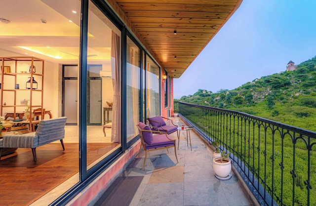 Artisav House