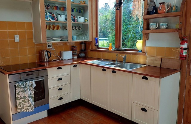 Artistic cottage and Garden sanctuary