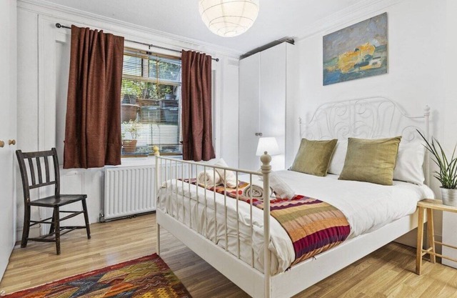 Artistic Unique Flat at Newington Green