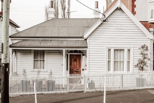 artstay Hobart 1890s inner city cottage