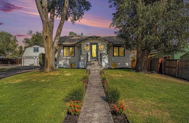 Artsy Arvada Urban Cottage + Guest House - Near Breweries, Golf, Theatre, Parks