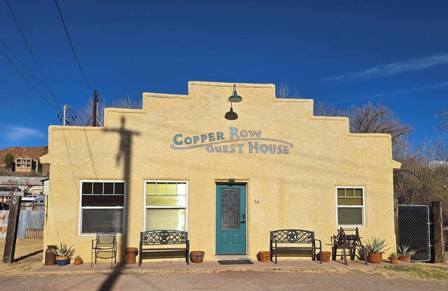 Artsy&Historic 3BR+3BA On site parking! No Stairs!