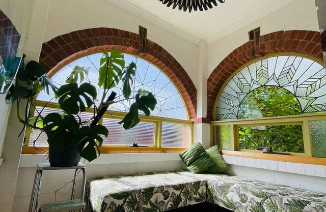 Arty Californian Bungalow Home in the Heart of Hobart