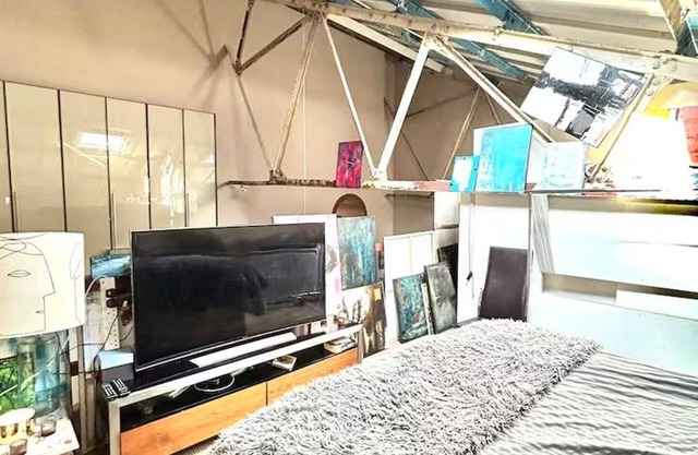 Camden Loft Retreat - 3 Bed Apartment