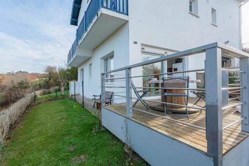 Artzain appartement au calme à mi chemin entre la mer et la campagne
